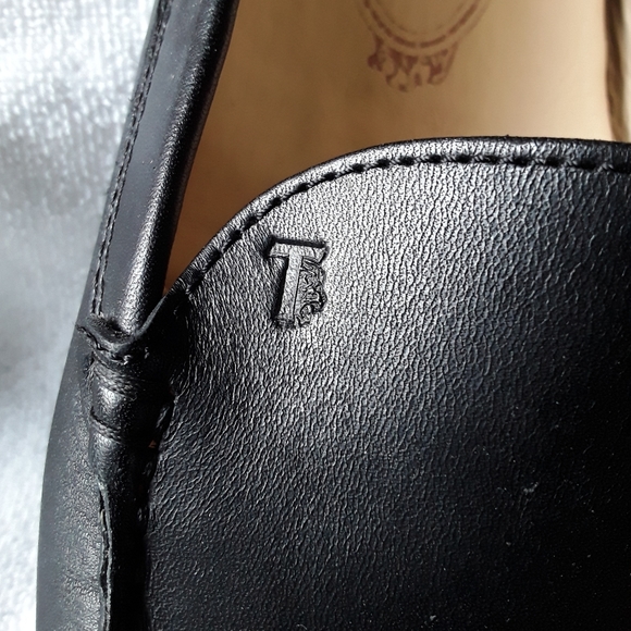 Tod's Black Leather Loafers - Picture 4 of 13